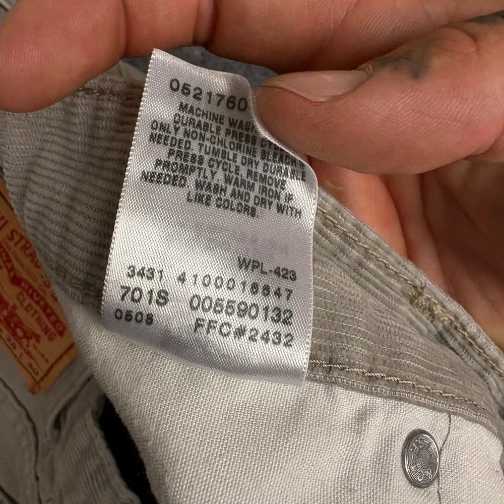 Levis 559 Relaxed Straight Corduroy Pants Mens 38x30 Gray Beige Cords 00559-0132